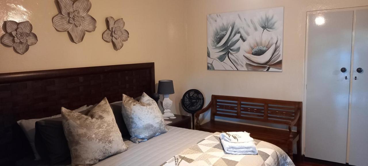 Mitat Guesthouse Бофорт Уест Екстериор снимка