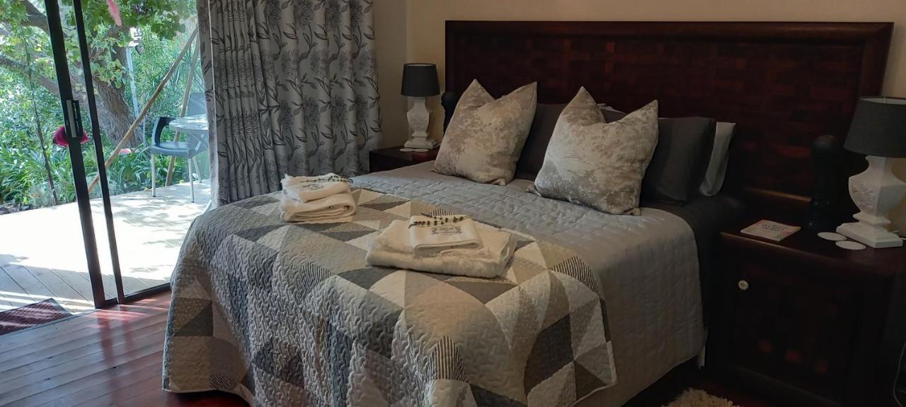 Mitat Guesthouse Бофорт Уест Екстериор снимка