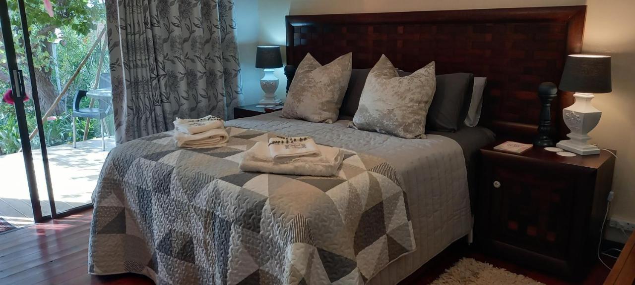 Mitat Guesthouse Бофорт Уест Екстериор снимка