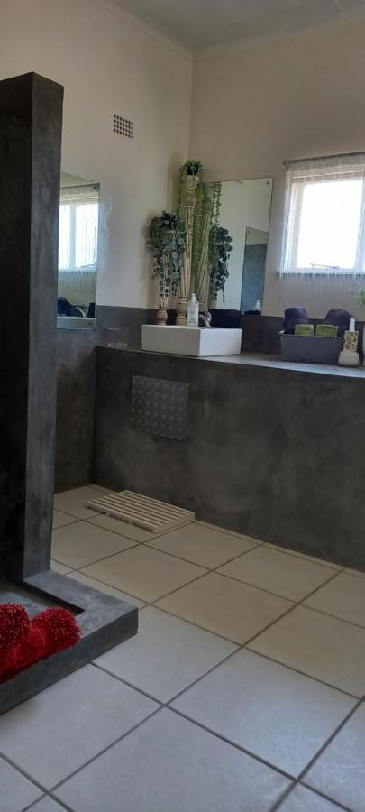 Mitat Guesthouse Бофорт Уест Екстериор снимка