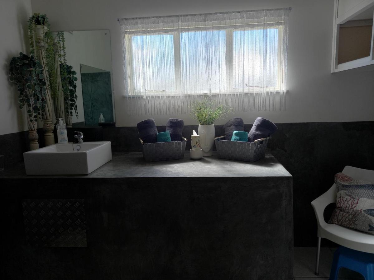 Mitat Guesthouse Бофорт Уест Екстериор снимка