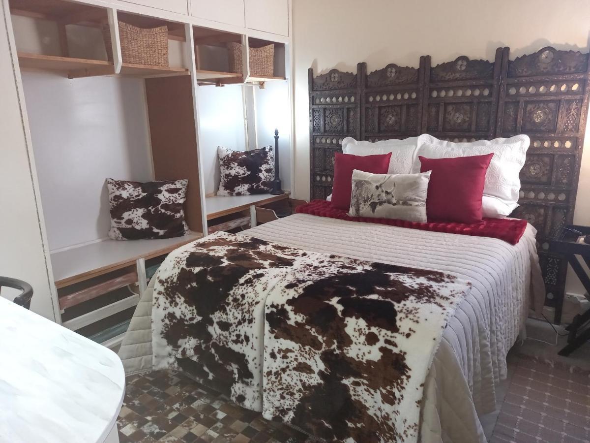 Mitat Guesthouse Бофорт Уест Екстериор снимка