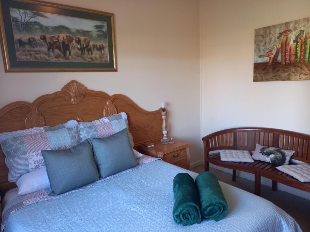 Mitat Guesthouse Бофорт Уест Екстериор снимка
